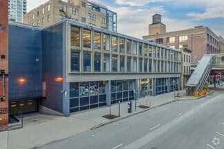225 W Superior St, Chicago IL - Immobilier d'entreprise