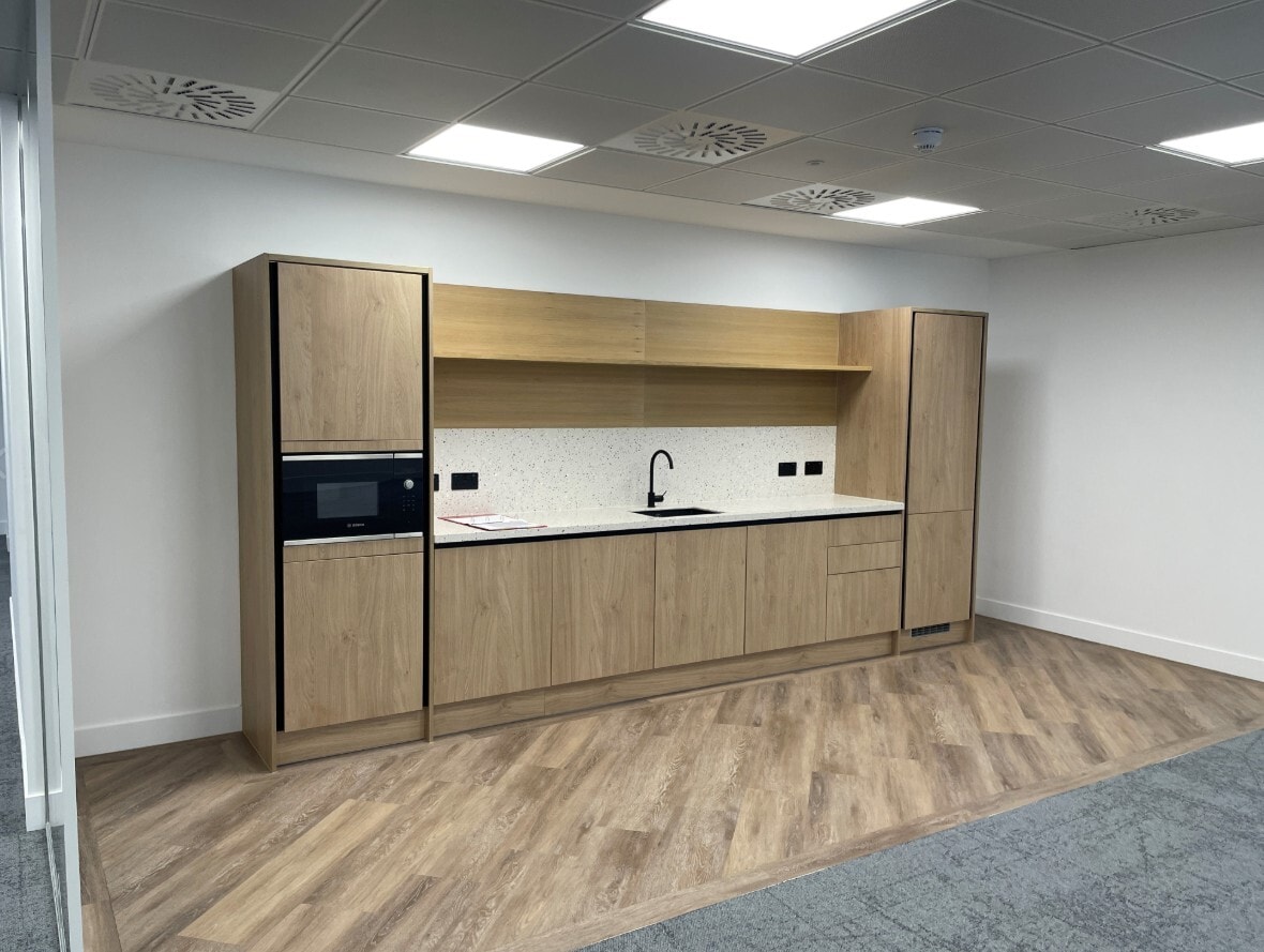 166 College Rd, Harrow à louer Photo intérieure– Image 1 sur 4