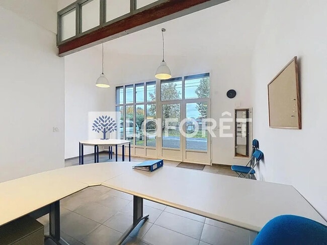 Plus de détails pour Bureau à louer