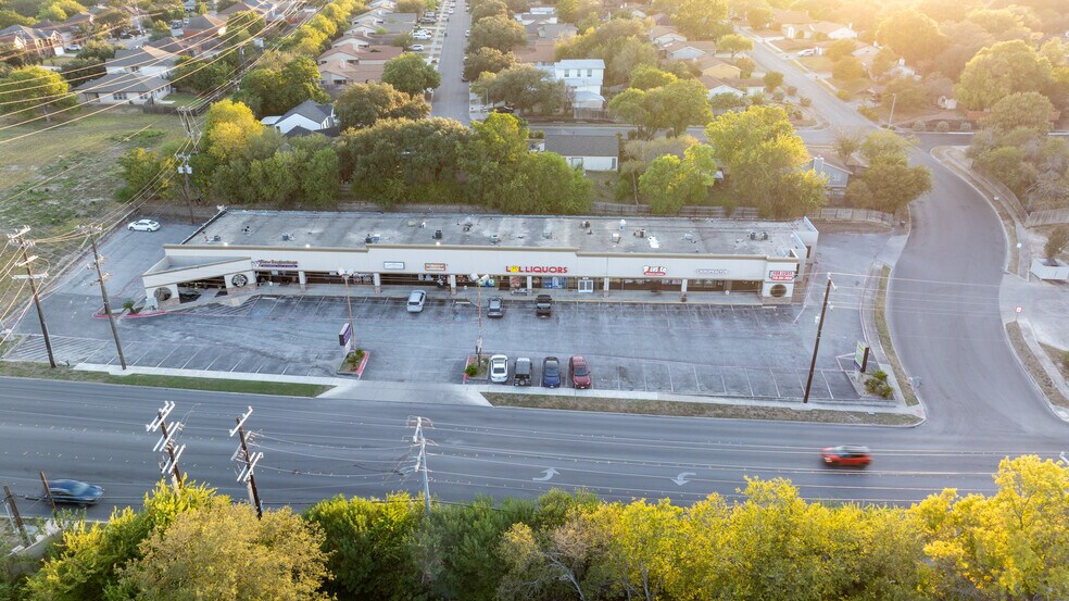 12107 Toepperwein Rd, San Antonio, TX à louer - Photo de l’immeuble – Image 1 sur 7