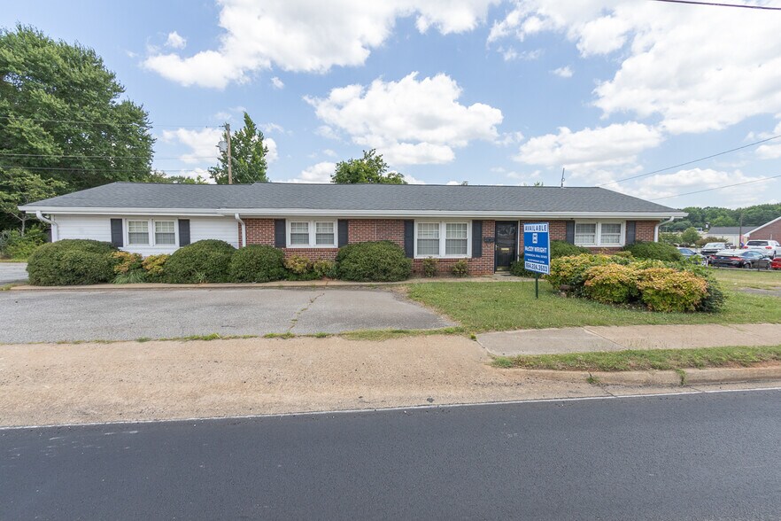 1004 Whitehall Rd, Anderson, SC à vendre - Photo de l’immeuble – Image 1 sur 42