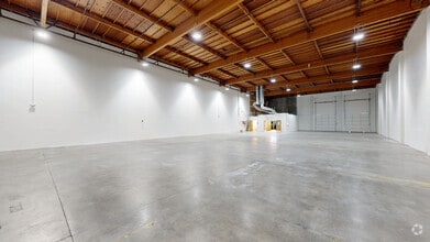 1942-1958 Sabre St, Hayward, CA à louer Numérisation 3D Matterport– Image 1 sur 10