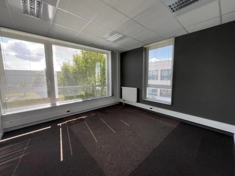 Bureau dans Évreux à louer - Photo de l’immeuble – Image 3 sur 4