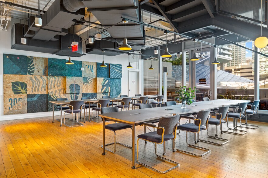 78 SW 7th St, Miami, FL à louer - Photo intérieure – Image 3 sur 21