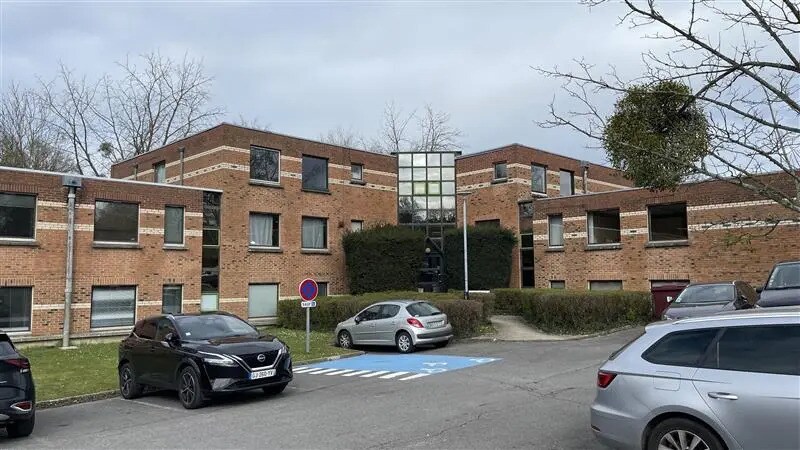 Bureau dans Lognes à louer - Photo de l’immeuble – Image 3 sur 9