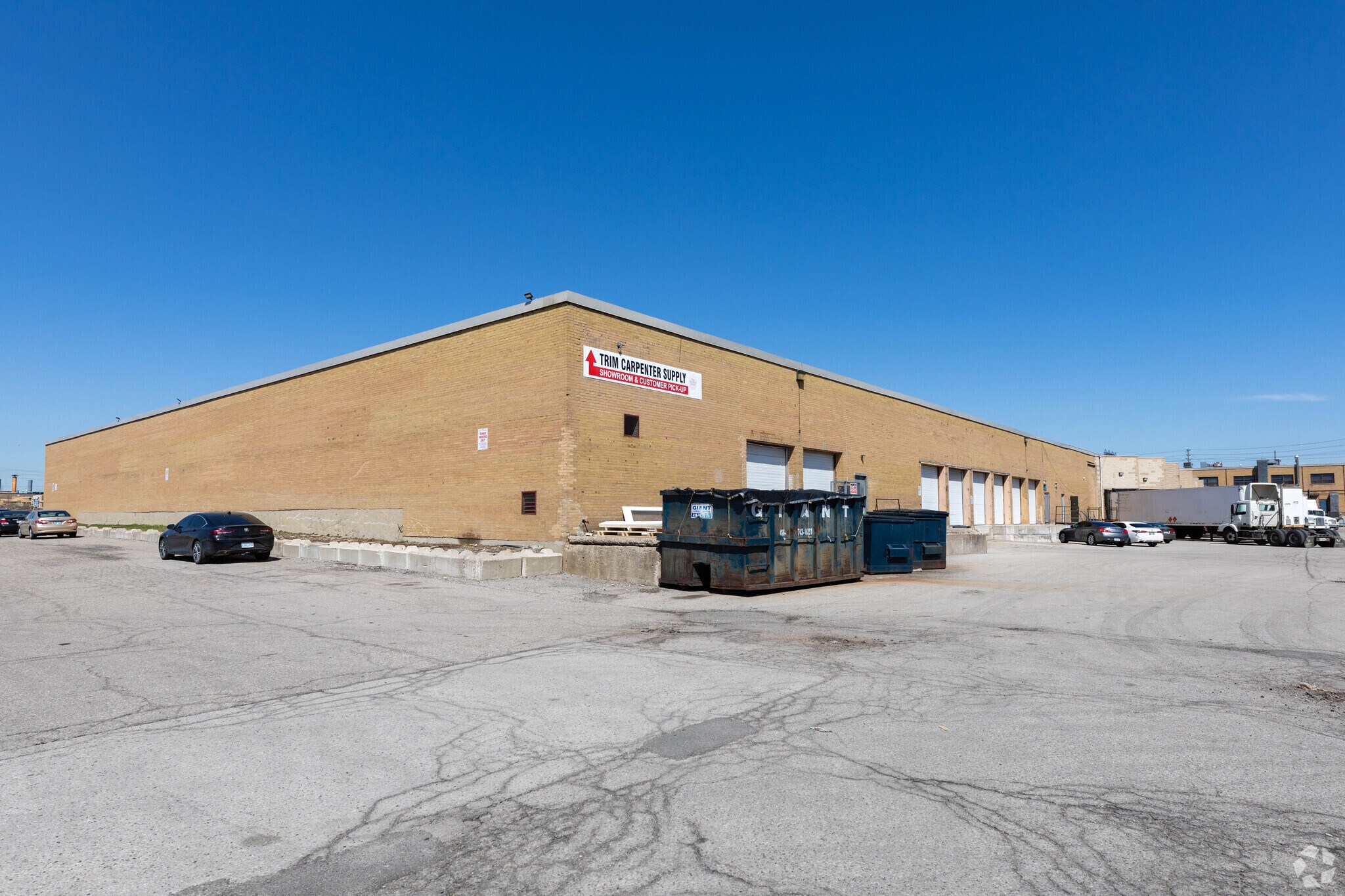 170 Brockport Dr, Toronto, ON à louer Photo de l’immeuble– Image 1 sur 7