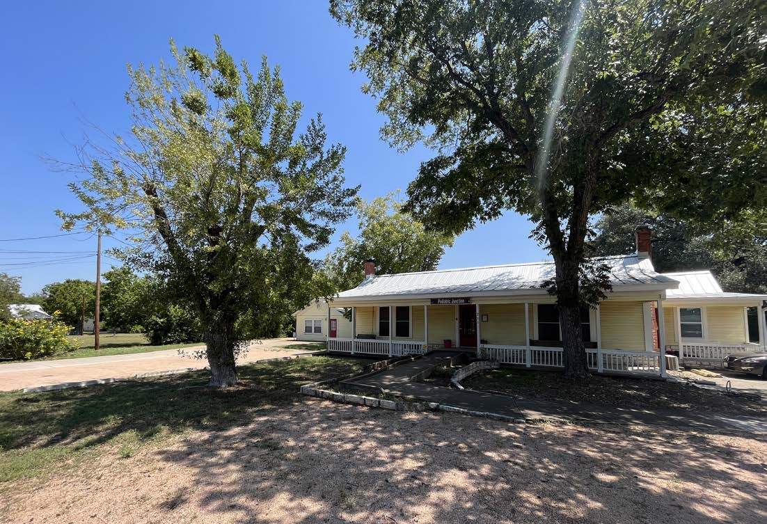 211 Railroad St, Buda, TX à vendre Photo principale– Image 1 sur 22