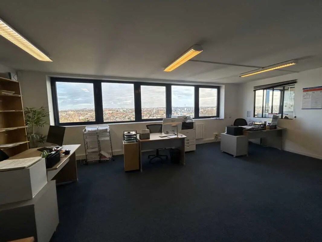 Bureau dans Joinville-le-Pont à louer Photo de l’immeuble– Image 1 sur 5