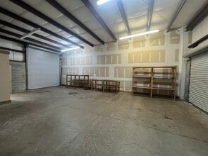 7610 Industrial Ln, Tampa, FL à louer Photo intérieure– Image 2 sur 4