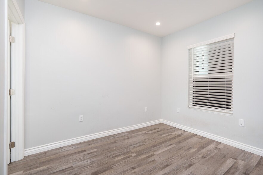 406 S St Andrews Pl, Los Angeles, CA à vendre - Photo de l’immeuble – Image 2 sur 69