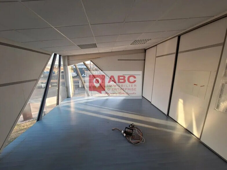 Local d’activités dans SAINT-ANDRÉ-DE-SANGONIS à louer - Photo intérieure – Image 3 sur 7