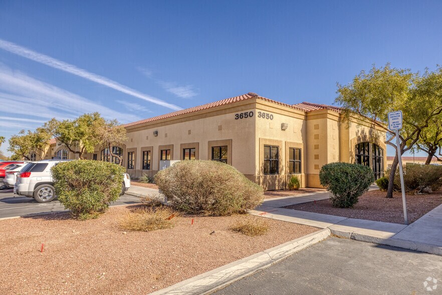 3650 N Rancho Dr, Las Vegas, NV à vendre - Photo de l’immeuble – Image 2 sur 13