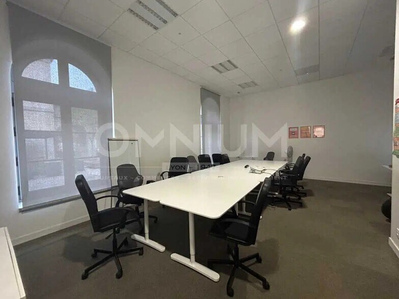 17 Rue Delandine, Lyon à louer - Photo de l’immeuble – Image 3 sur 9