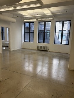 237 W 37th St, New York, NY à louer Photo intérieure– Image 1 sur 3