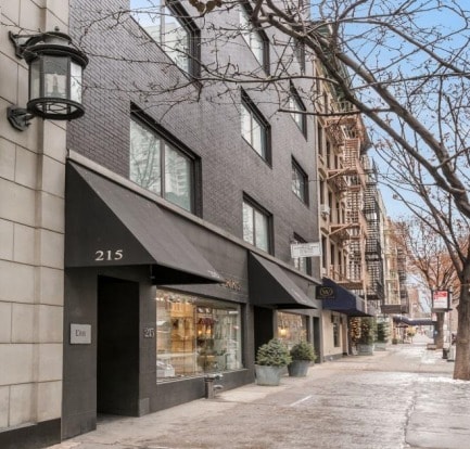 215 E 58th St, New York, NY à louer - Photo de l’immeuble – Image 2 sur 10