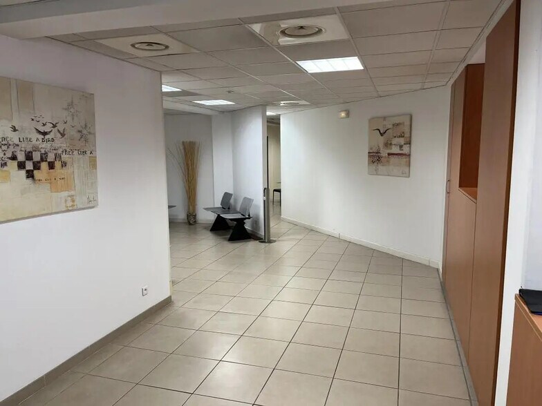 Bureau dans Toulon à louer - Photo de l’immeuble – Image 2 sur 8