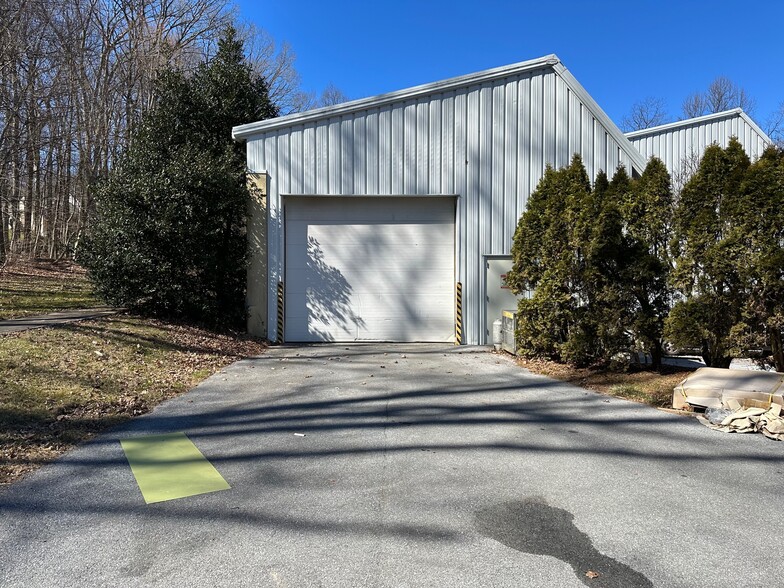 2 Brewery Ln, Elverson, PA à louer - Photo de l’immeuble – Image 3 sur 13