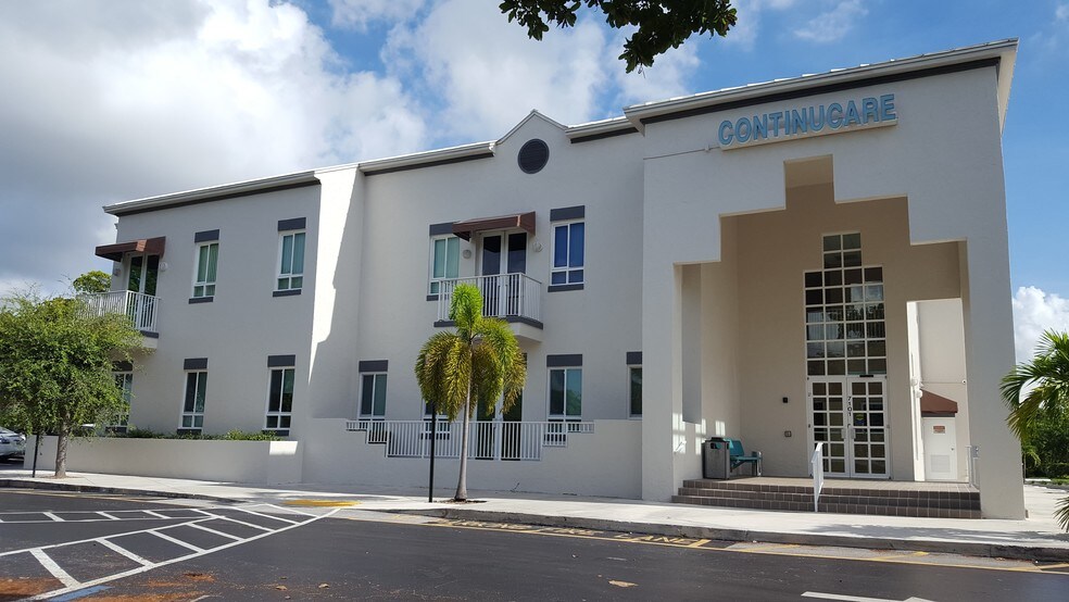 7101 W McNab Rd, Tamarac, FL à louer - Photo de l’immeuble – Image 2 sur 2