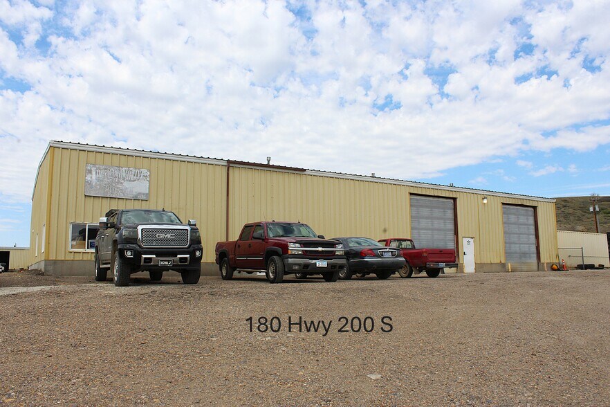180- 182 & 184 Hwy 200 S Glendive, MT portefeuille de 3 biens à vendre sur LoopNet.fr - Photo de l’immeuble – Image 3 sur 16