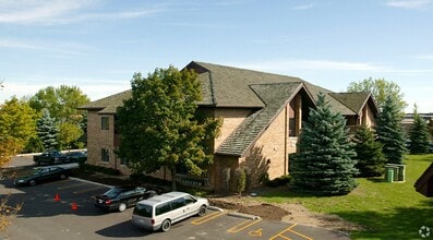 12660 W North Ave, Brookfield, WI à louer Photo de l’immeuble– Image 2 sur 3