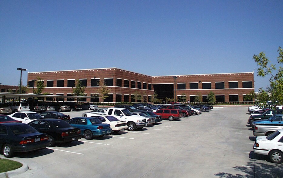 3901 N Dallas Pky, Plano, TX à louer - Autre – Image 2 sur 12