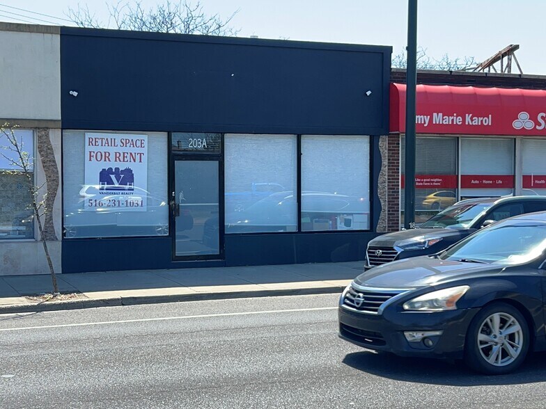203 Sunrise Hwy, Lynbrook, NY à louer - Photo de l’immeuble – Image 1 sur 3