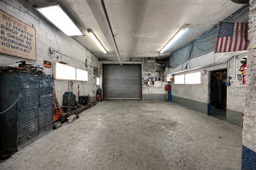 27 Sands St, Staten Island, NY à vendre - Photo de l’immeuble – Image 3 sur 5