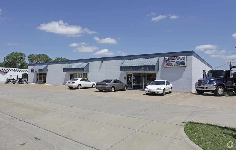 7723-7729 Maplewood Ave, North Richland Hills, TX à louer - Photo de l’immeuble – Image 2 sur 4