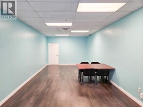 8766 Mckim Way, Richmond, BC à louer Photo intérieure– Image 2 sur 3