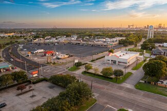 Plus de détails pour 2001 Garth Rd, Baytown, TX - Bureau/Local commercial à louer