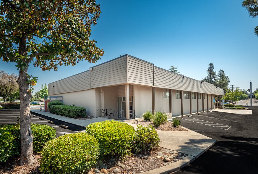 6705 Fair Oaks Blvd, Carmichael, CA à louer - Photo de l’immeuble – Image 3 sur 8
