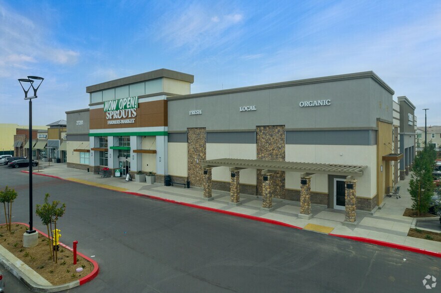 27281-27301 Newport Rd, Menifee, CA à louer - Photo principale – Image 1 sur 8
