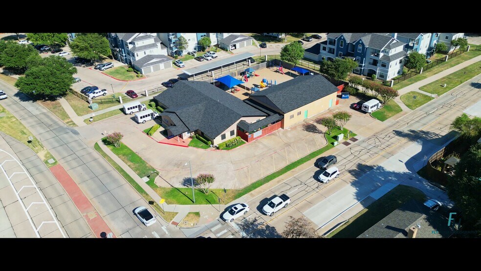 1252 College Pky, Lewisville, TX à vendre - Vidéo sur l’annonce professionnelle – Image 2 sur 17