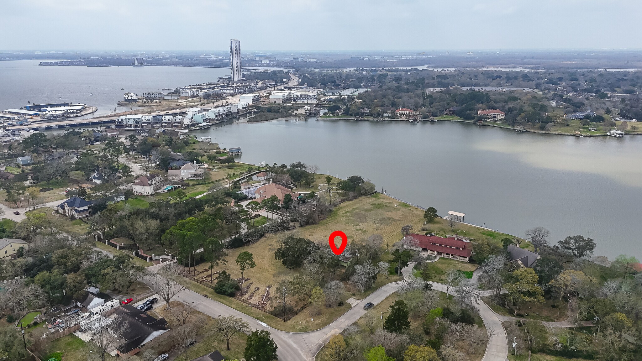 205 Lakeshore Dr, Seabrook, TX à vendre Photo principale– Image 1 sur 5