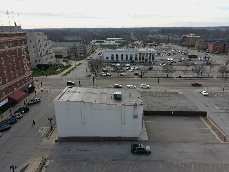 145 S Water St, Decatur, IL à louer - Photo de l’immeuble – Image 3 sur 5