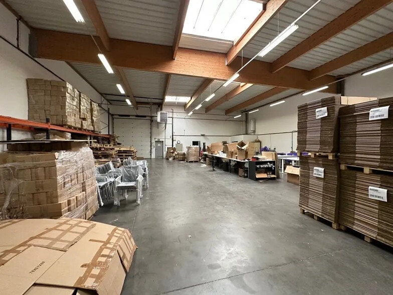 Industriel/Logistique dans Décines-Charpieu à louer - Photo intérieure – Image 3 sur 7