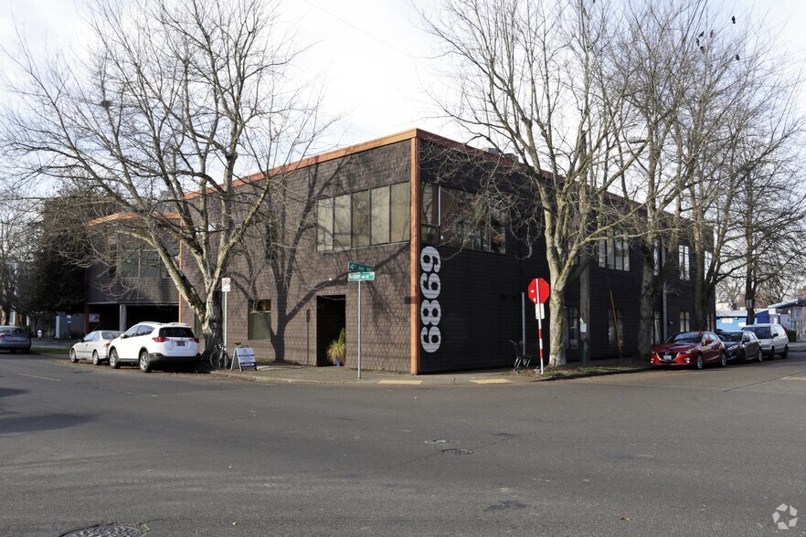6869 Woodlawn Ave NE, Seattle, WA à louer - Photo principale – Image 1 sur 5