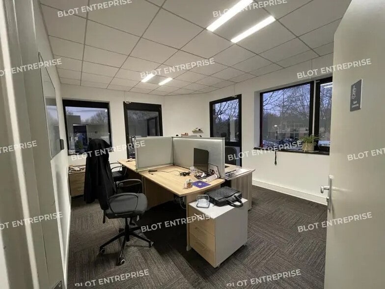 Bureau dans Cesson-Sévigné à louer - Photo intérieure – Image 2 sur 4