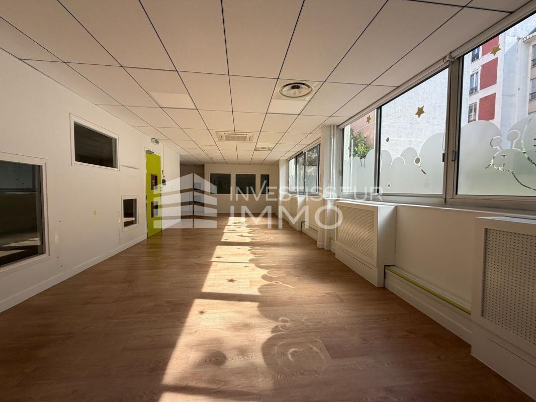 Local commercial dans Vincennes à vendre Photo de l’immeuble– Image 1 sur 14
