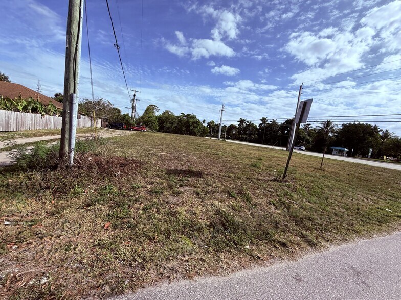 13243 S Military Trl, Delray Beach, FL à vendre - Photo de l’immeuble – Image 2 sur 4