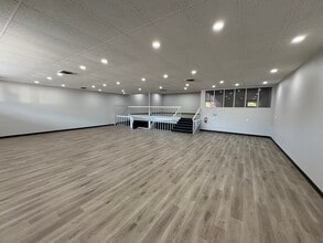 6800 SW Beaverton Hillsdale Hwy, Portland, OR à louer Photo intérieure– Image 1 sur 7