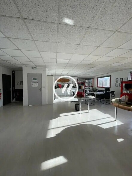 Bureau dans Aubagne à louer - Photo intérieure – Image 3 sur 7