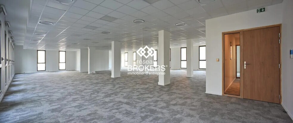 1512 Avenue Charles De Gaulle, Mâcon à vendre - Photo de l’immeuble – Image 1 sur 6