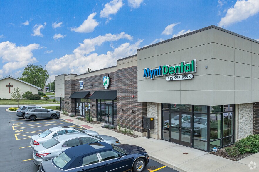 231 N Bolingbrook Dr, Bolingbrook, IL à louer - Photo de l’immeuble – Image 1 sur 6