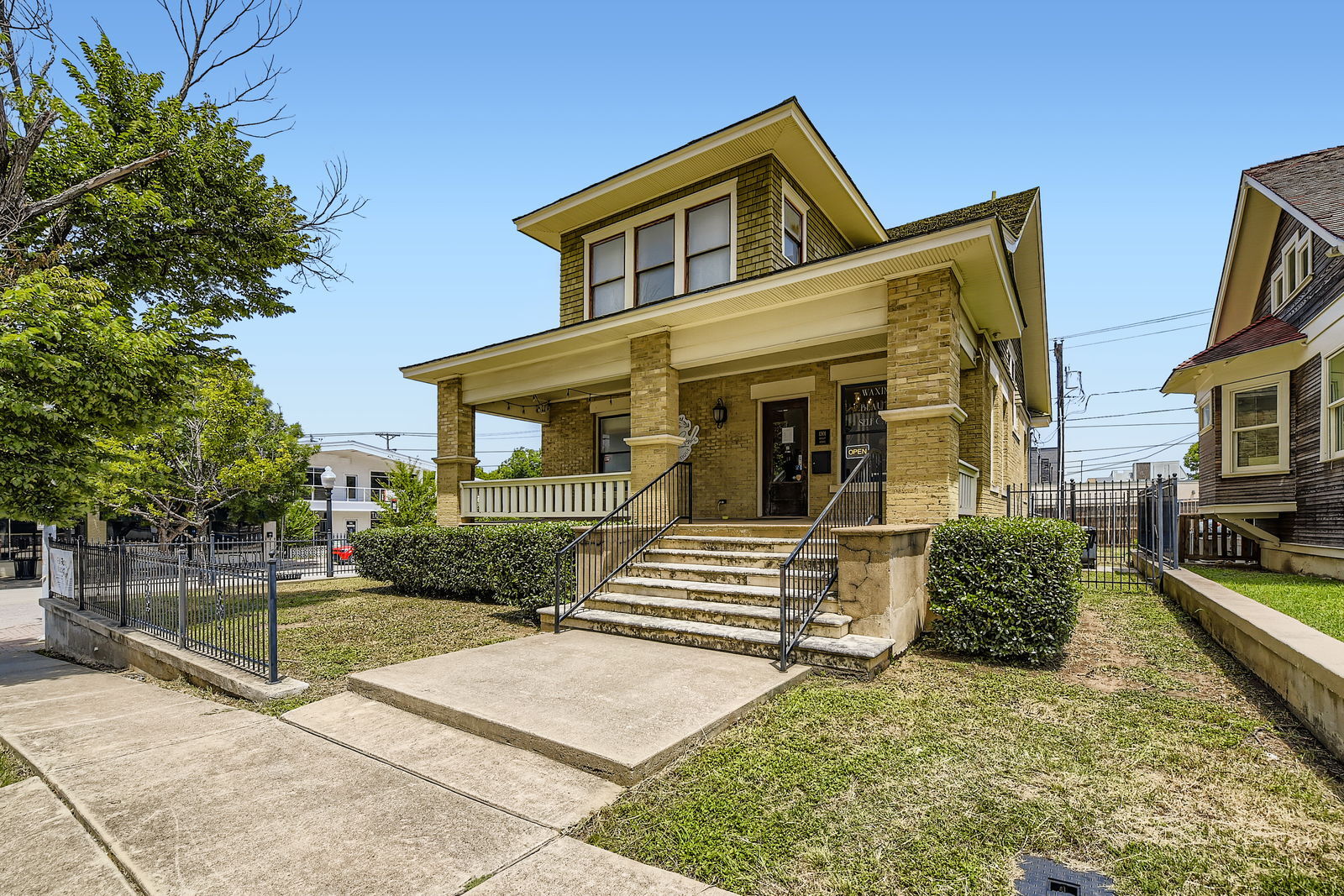 1301 Hurley Ave, Fort Worth, TX à louer Photo de l’immeuble– Image 1 sur 7