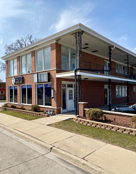 350 N York St, Elmhurst, IL à vendre - Photo de l’immeuble – Image 2 sur 4