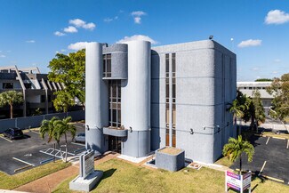 Plus de détails pour 2161 E Commercial Blvd, Fort Lauderdale, FL - Bureau/Médical à louer
