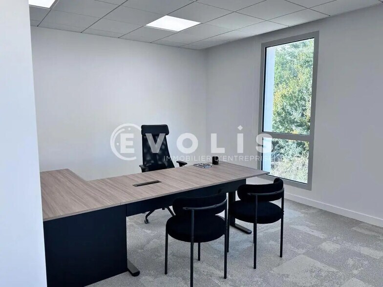 Bureau dans Serris à vendre - Photo de l’immeuble – Image 3 sur 23