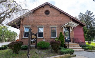 Plus de détails pour 80 W Circular St, Saratoga Springs, NY - Local commercial à louer
