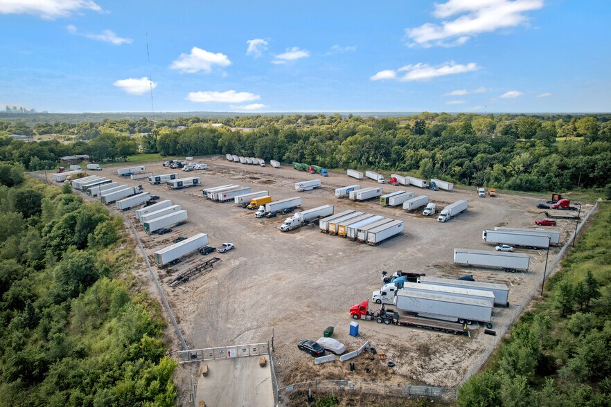 8910 E 22nd Ter, Kansas City, MO à louer - Aérien – Image 1 sur 8